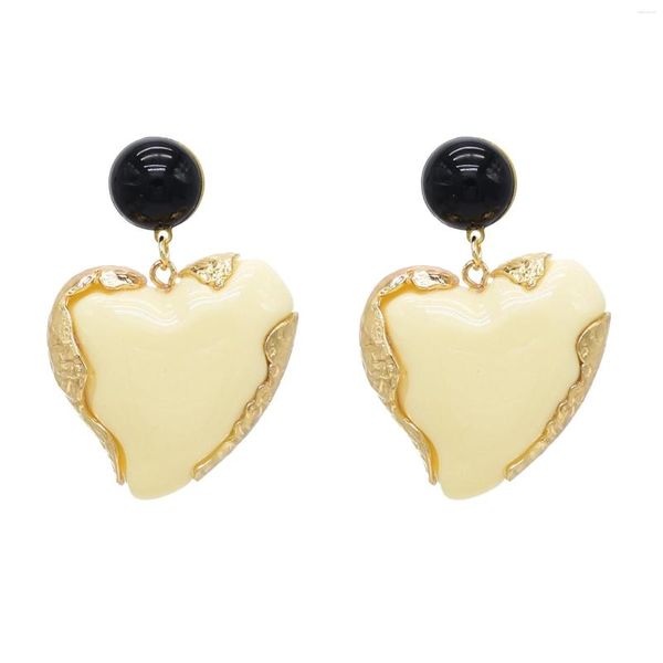 Brincos de garanhão incrustados pedra branca pingente em forma de coração para meninas 2023 tendências europeias americanas joias de orelha de rua