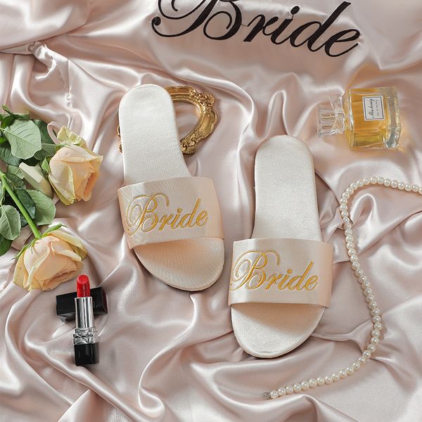 Noiva para ser chinelos novos chinelos de casamento sandálias de casamento sapatos de fundo macio bordados dama de honra chinelos