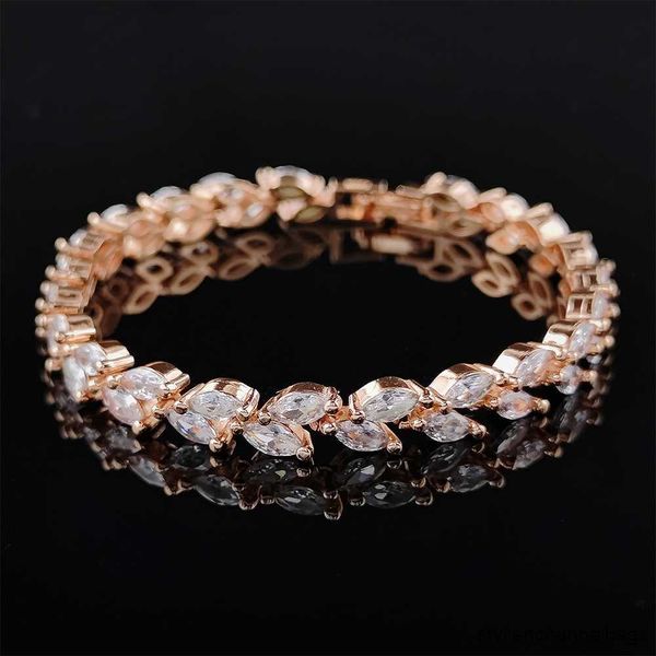 Braccialetti con ciondoli 2023 Nuovo braccialetto alla moda in oro rosa argento colore braccialetto per le donne regalo gioielli all'ingrosso sfuso R230905