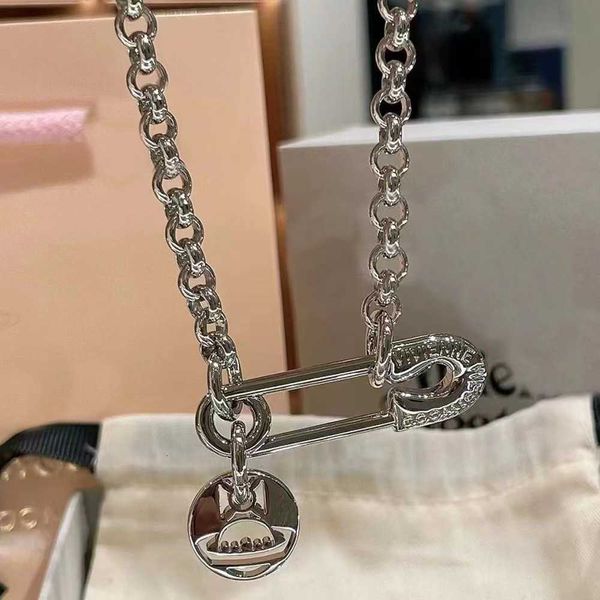 Colar de designer ViVi top de luxo grande pino feminino simples oco etiqueta redonda Saturno clipe de papel colar de corrente colar acessórios de moda jóias dia dos namorados