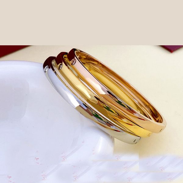 Kadın Moda Markaları Tasarım İmza Titanyum Tuzsuz Çelik Bilezik Buzlar Küp Zirkon Menteşe Takı Oval Bangle Aşk Hediyesine Tanık