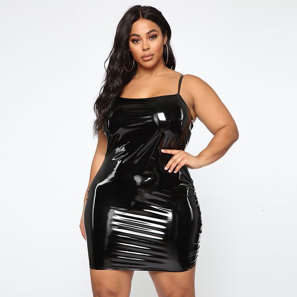 Plus Size Kleider Größe Damen PU Leder Sexy Halter Spaghettiträger Kleid Damen Latex Ärmellos Figurbetont Mini 5XL 230905