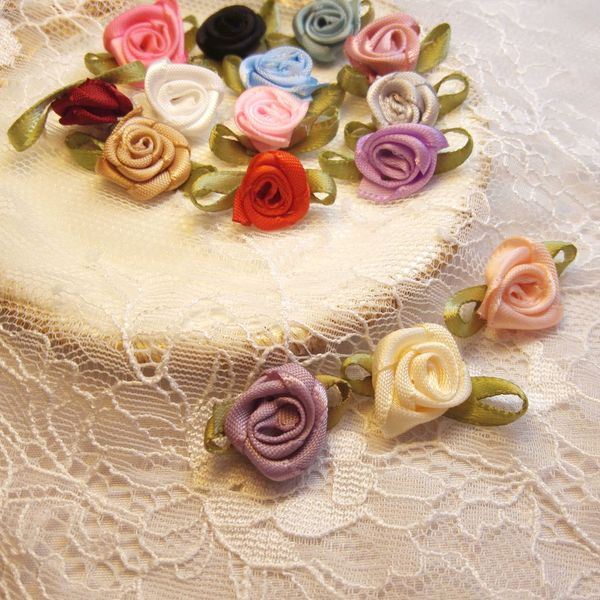 20 Stück Mini-Rosen-Blumen-Köpfe-Patch zum Basteln von Satin-Applikationen, handgefertigt, DIY, Nähen, Basteln für Kleidung, Hochzeit, Dekoration, Zubehör