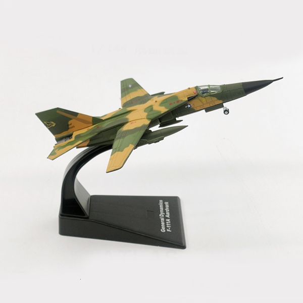 Modellino auto JASON TUTU 1144 Scala F111 Aeroplano Diecast Metallo Modello di aereo US Air Force F-111 Aardvark Planes Modello Factory Drop 230906