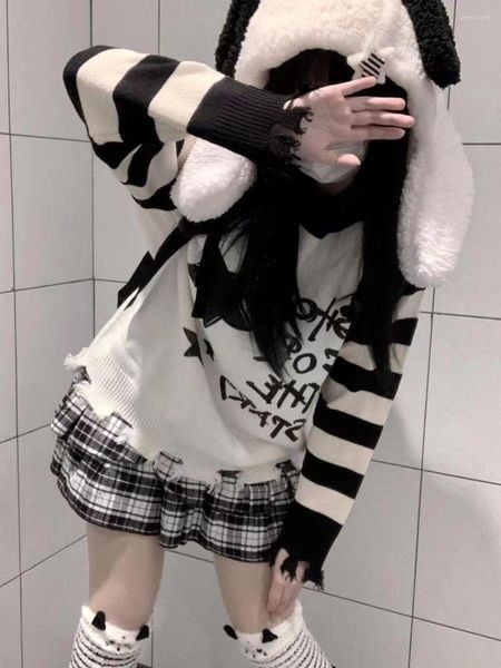 Maglioni da donna Maglione Kawaii giapponese Studente Anime Maglione E Girl Star Stampa a righe Manica lunga Patchwork con foro rotto Harajuku sciolto