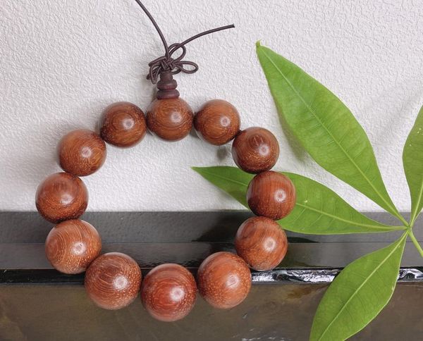 Strang natürliche afrikanische sambische rote Sandelholz Holz tibetische buddhistische Schriften große Perlen Armband Gebet Männer Schmuck