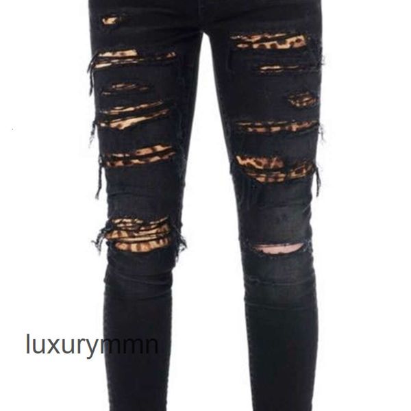 Camisas de designer Amirrs Jeans T 2023 Jean Slp Estilo Fluffy Leopard Patch Costurado Buraco Elástico DI3P