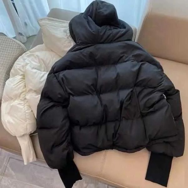 moda di lusso Womans Designer Channel Piumino Autunno e Inverno Donna Piumini Cappotto Ricamo C Risvolto Cerniera con cappuccio Casual Corto Piccolo Parka