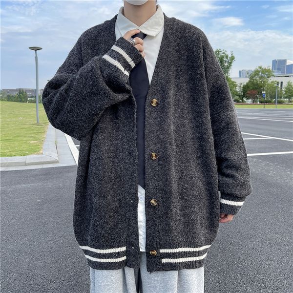 Мужские свитера Британский ретро-кардиган в Корейском стиле Harajuku Академический вязаный пуловер Хип-хоп Уличная одежда Свободные трикотажные топы 230905
