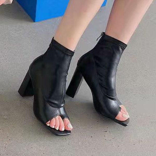 Sapatos de vestido 2023 Mulheres Ninja Black Upper Toe Separação Alto Salto Quadrado Design Criativo Grosso Roupas Femininas