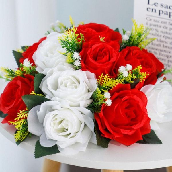 Flores decorativas rosas de plástico com base deslumbrante buquê de rosas simuladas elegante arranjo de bola de flores falsas branco