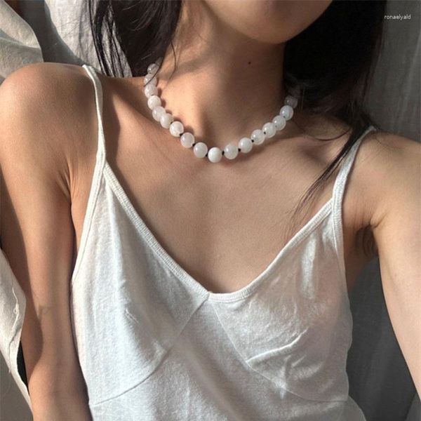 Catene Collana di perline con sfere di pietra bianca per donne Gioielli da spiaggia estivi semplici e minimalisti naturali fatti a mano