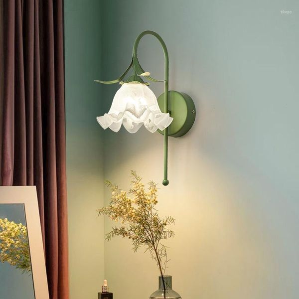 Lampada da parete in stile crema francese in vetro blu fiore camera da letto principale E27 LED Sconce Vintage Pathway Apparecchio di illuminazione per interni