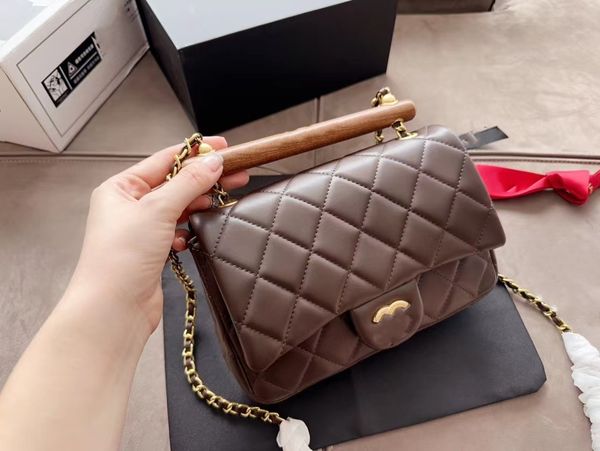 Designer-Umhängetaschen, luxuriöse Handtasche, Umhängetaschen für Damen, Holzgriff, exquisit und langlebig. Ein ausgeprägter Sinn für Design, Handtasche, hochwertige Designer-Taschen, die Tragetasche