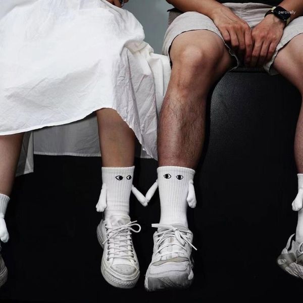 Femmes chaussettes Couple magnétique 3D tenant la main été hommes mi-tube court moyen tube sport drôle cadeau