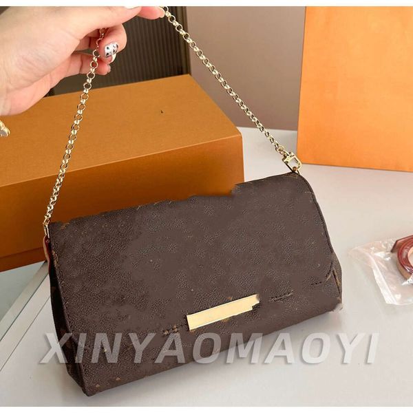 Kadınlar Lüks Tasarımcıları Çanta Omuz Crossbody Bag El Altın Zincir Moda Kavramalar En Sevilen Çantalar Para Çantaları Ücretsiz gemi