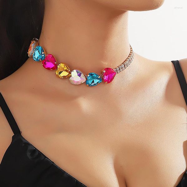 Catene Collana di gemme colorate con cuore per le donne Girocollo in acciaio inossidabile di cristallo Festa di nozze Rinestone sui gioielli al collo