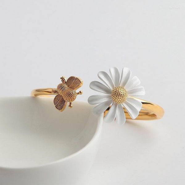 Armreif mit weißer Emaille-Glasur, Gänseblümchen-Sonnenblumen-Bienen-Armband