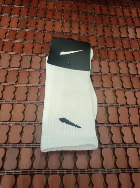 Socke Trainer Junge Schuh schwarze Krähe Benzema Brasilien Socke Calabasa Stiefel Designer Fußballset mit Strümpfen Polosocke aus reiner Baumwolle mit langem Griff Hohe Socken Herbst