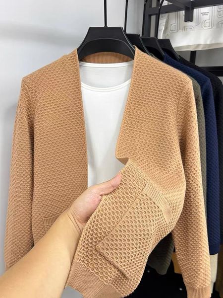 Suéteres masculinos 2023 primavera outono coreano estilo simples de malha cardigan moda com decote em v xale suéter casual casaco de cor sólida