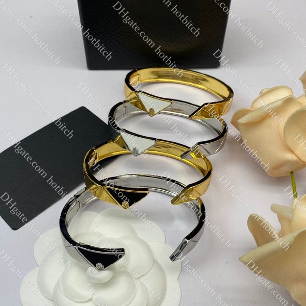 Bracciale rigido di design per donna Bracciale classico a triangolo Acciaio al titanio di alta qualità Nessun gioiello che sbiadisce Regalo di Natale per signora