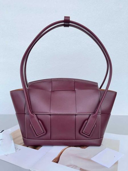 Borsa da donna di lusso di design Bvs 2023 Vendita calda Botega Veneto Spalla singola in vera pelle portatile Spalla singola intrecciata Ali Crossbody Balestra Grande Capaci