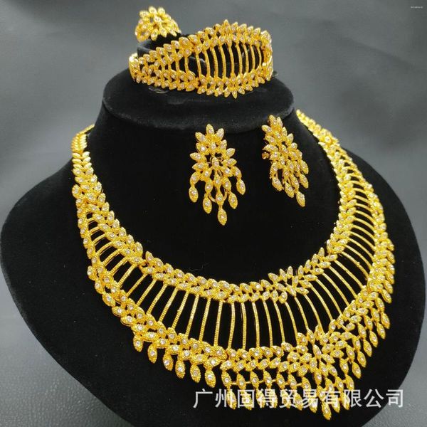 Ketten, schwarzes Schmuckset, voller Diamanten, Halskette, Ohrringe, Armband, Ring, Hochzeitskleid, bestehend aus vier Teilen