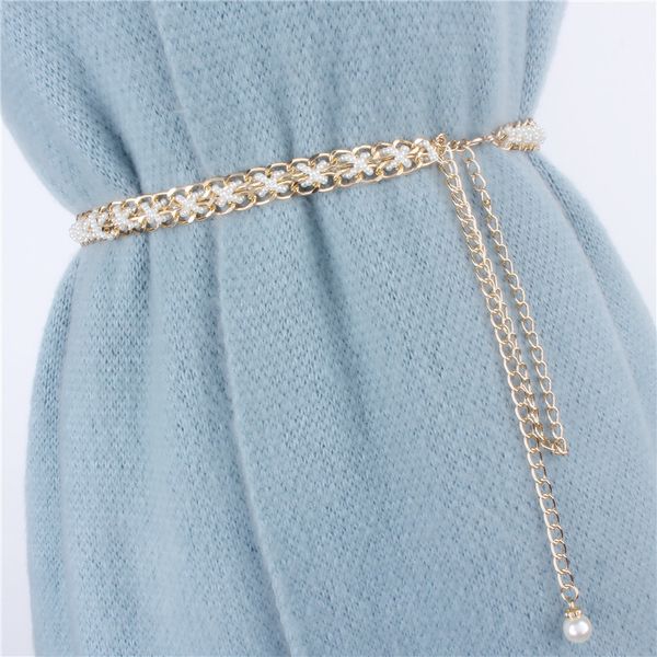 Cintura con corsetto intrecciato di design di lusso Cintura con catena in metallo dorato per donna Cintura con perle Abito Jeans Cinghie a catena eleganti