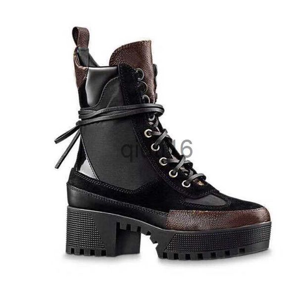 Scarpe eleganti stivaletti classici da lettera firmati Inverno Scarpe da donna con tacco grosso 100 fenicotteri in pelle Medaglia freccia d'amore Desert boot Lace up lady Tacchi alti spessi Taglia grande 35