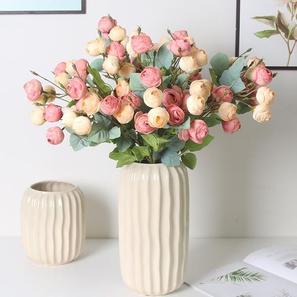 Flores decorativas de luxo 9 cabeças/ramo pequeno ramo de rosa seda artificial para shopping casamento po adereços mesa de casa decoração de outono