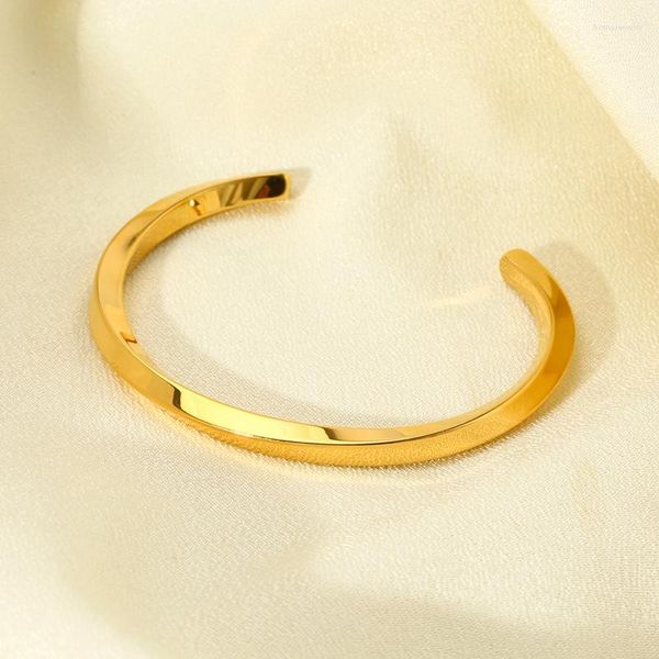 Armreif Ins Trendiges 18 Karat vergoldetes Edelstahl-Twisted-Open-Armband für Frauen Wasserdichter stapelbarer Manschettenschmuck Geschenk