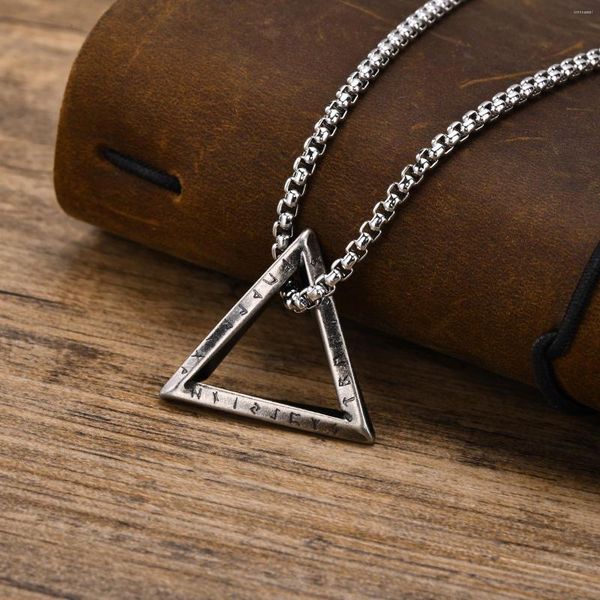 Collane con ciondolo Collana triangolare vichinga norrena da uomo in acciaio inossidabile Vegvisir Mjolnir Talismano Collana con amuleto Rune per uomo