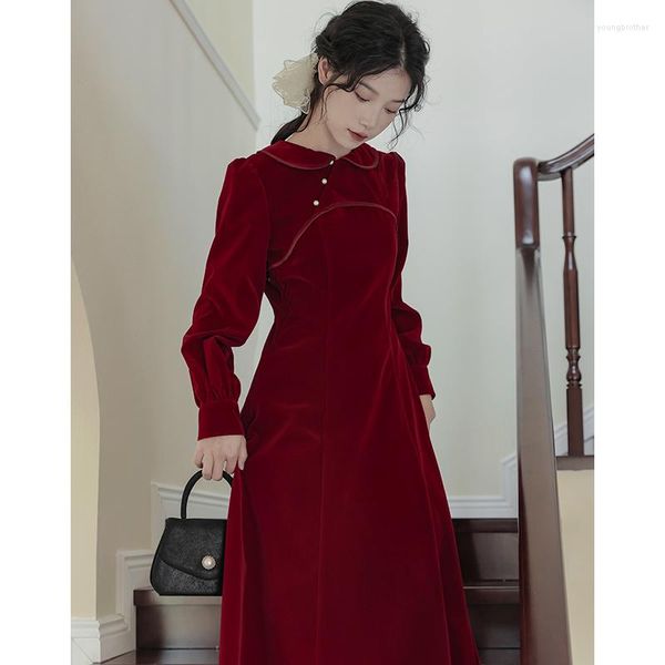 Abiti casual Autunno e inverno Abito cinese cheongsam retrò in velluto rosso 2023 Abbigliamento da donna alla moda