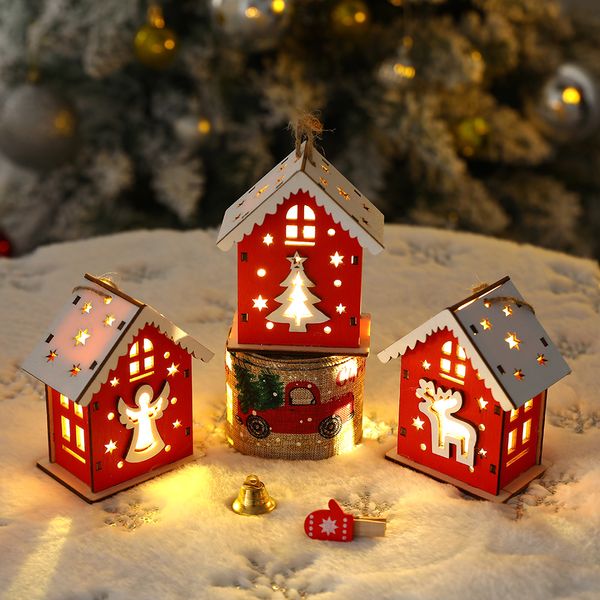 Decorazioni natalizie Casa in legno Ciondolo Pupazzo di neve Alce Babbo Natale Orso Illuminazione Glowing Log Cabin Decorazione Forniture 230907