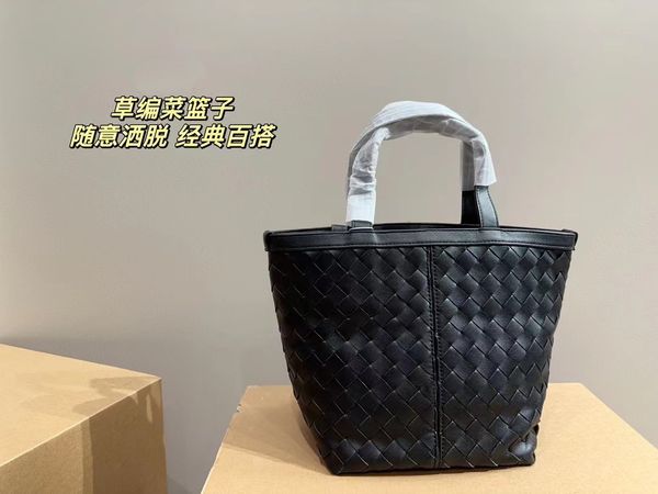 2023 nuova pelle di vitello intrecciata cesto di verdure in pelle originale vera pelle versatile cassetta di lusso borsa a tracolla design versione autentica madre di alta qualità