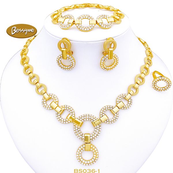 Set di gioielli da sposa Dubai Set di colori oro per le donne Collana di qualità di lusso Orecchini Anello Bracciale 4 pezzi Regalo per feste 230909