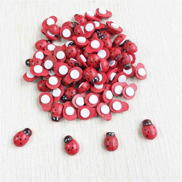 2000pcs ahşap boncuklar Ladybird Ladybug Stickers Çocuklar Çocuk Karikatür Oyuncaklar Boyalı Yapıştırıcı Arka Zanaat Ev Parti Süslemeleri G0911266P