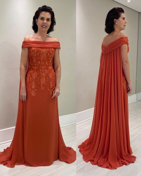 Orangefarbene Spitzen-Mutter der Brautkleider, schulterfrei, säulenförmig, Abendkleider mit Cape, bodenlanges Chiffon-Hochzeitsgastkleid