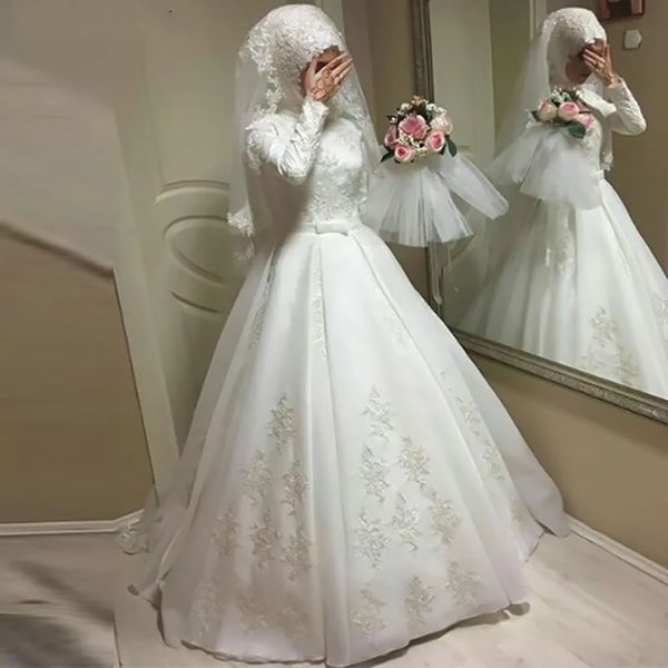 Abiti da sposa islamici musulmani bianchi da ballo Abiti da sposa Abiti da sposa formali Collo alto Manica lunga Applique Raso Cerniera avorio Stringate Taglie forti Nuove fasce personalizzate