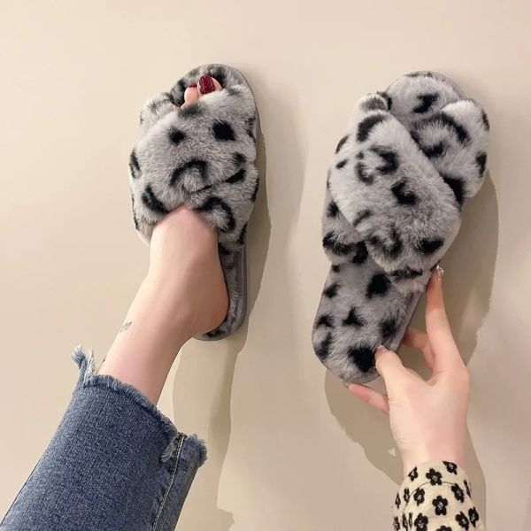 2023Nuove pantofole di peluche da donna firmate Stampa leopardata Scivoli incrociati Mop Pantofola in cotone punta aperta Scarpe da casa alla moda per interni