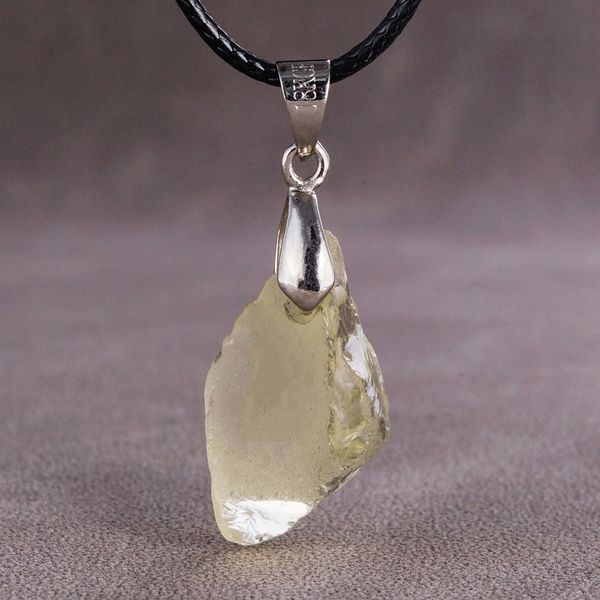 Pietra preziosa naturale irregolare Collana di cristallo giallo Ciondolo Collane di dichiarazione di ghiaccio Collane con ciondolo da donna Designer di gioielli alla moda di alta qualità Gioielli Gioielli preziosi