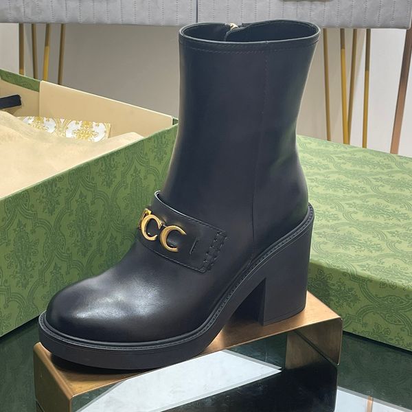 Yeni Varış Botları Tasarımcılar Ayakkabı Gold Mektup Toka İnkiye Zip Bayan Ayak Bileği Önlük Kalın Sole Platform Topuk Dış Mekan Ayakkabı 9cm Yüksek Topuklu Tasarımcı Boot 35-41