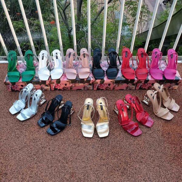 42 43 Sandali da donna di grandi dimensioni Nuovi sandali grandi in pelle di pecora a forma di fibbia dorata con un bottone Moda cinturino aperto con tacco alto Scarpe da donna