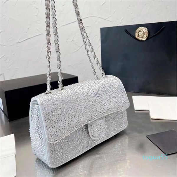 Bolsa de designer de aba feminina Glitter Rhinestone Holdra de alta capacidade Designers Designers Cadeia de hardware de metal de prata Cadeia transversal Strass Diamantes