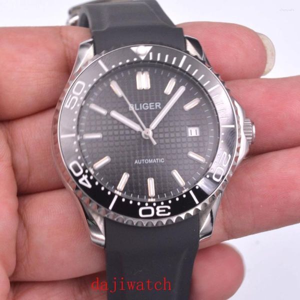 Relógios de pulso 41mm Casual Homens Movimento Automático Relógio Borracha Preto Dial Sapphire Cristal Aço Inoxidável Cerâmica Bezel