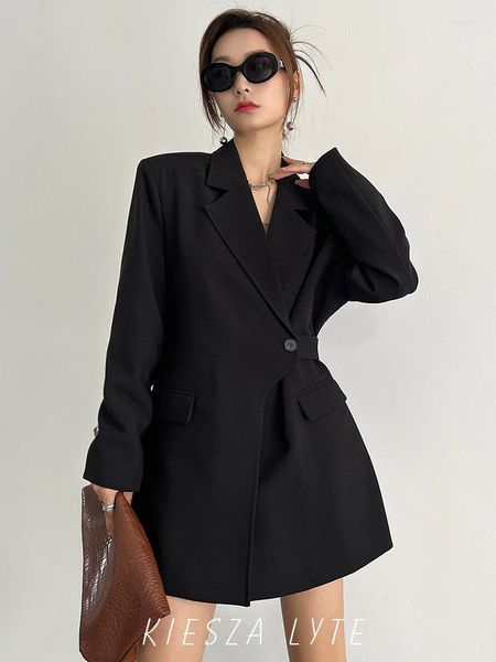 Abiti da donna High Street2023 Design coreano Stile nero Cintura in vita High-end Drape Sense Blazer per giacca da donna di qualità
