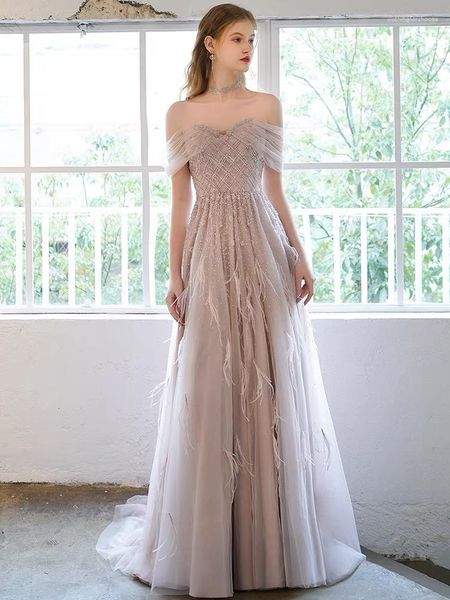 Pist elbiseleri tozlu gül ünlüler omuzdan omuz parlak tüy boncukluk bir çizgi sırtsız düğün töreni akşam balığı elbisesi 2023