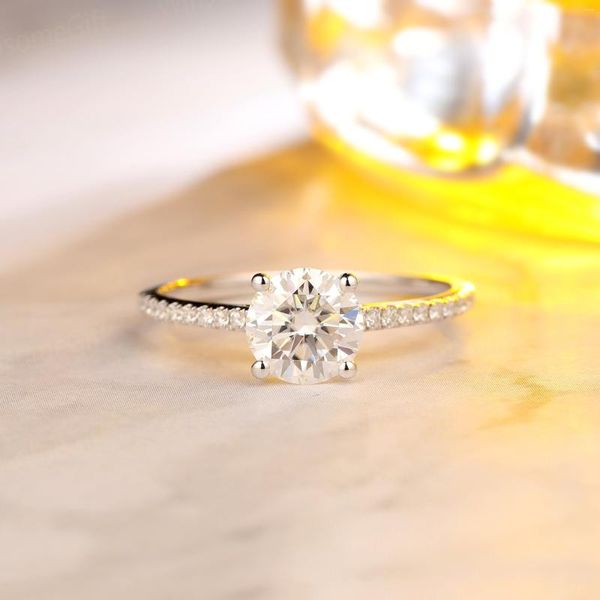 Anelli a grappolo rotondi da 1,2 ct Moissanite in oro bianco massiccio 14k Anello di fidanzamento da donna Matrimonio romantico per gioielli di coppia