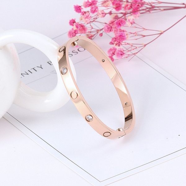 Klassischer Liebesarmreif, Designer-Armreif aus Titanstahl, Luxusschmuck für Männer und Frauen, Hochzeitsarmreif, Valentinstagsgeschenk, Roségold, Silberband mit Diamanten für Liebhaber. Armreif