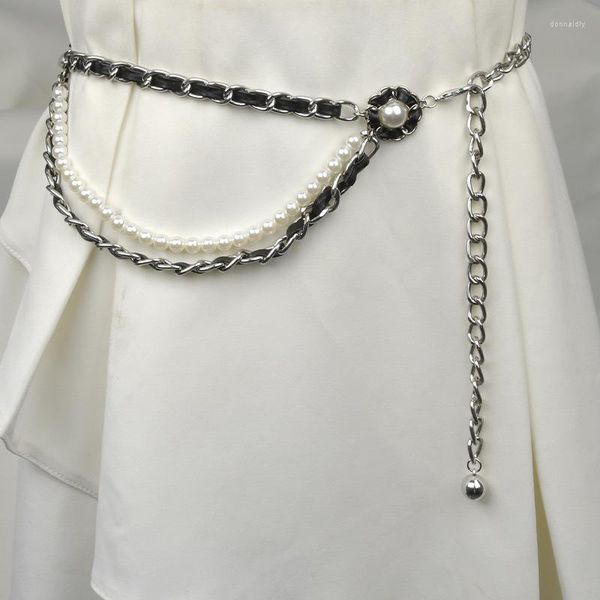 Cinture da donna con piccola catena profumata in vita intarsiata con rete di perle accessori rossi gonna in metallo e decorazioni